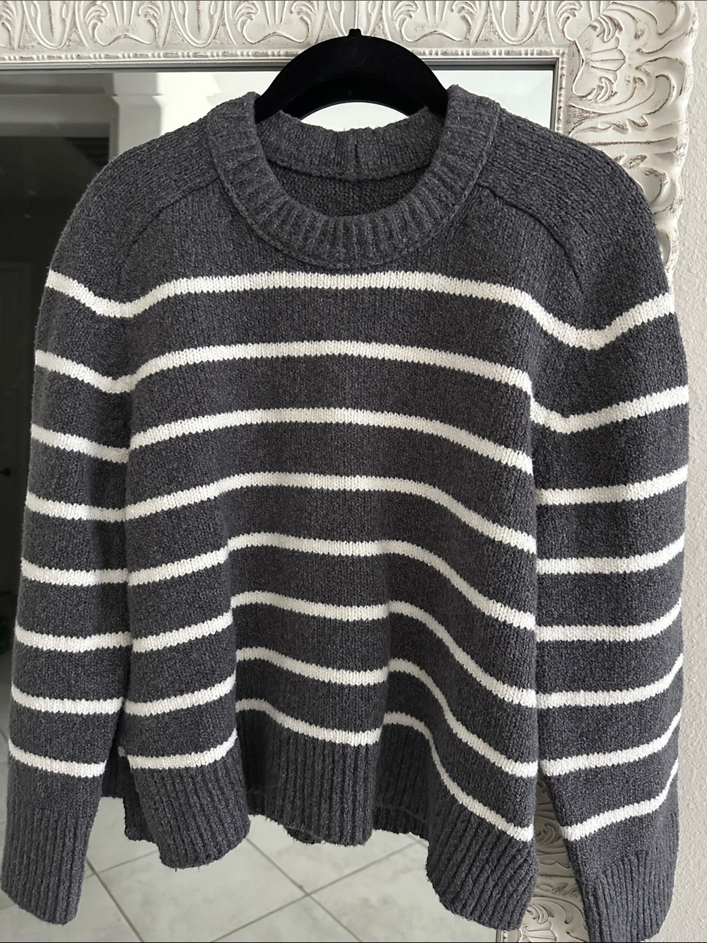Abercrombie & Fitch Gray and White Striped Crew Sweater